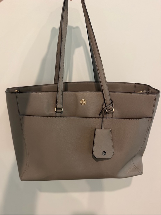 Tory Burch Handbags - Tory Burch Taupe Leather Tote Bag